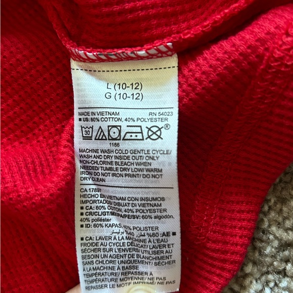 Old Navy Red Waffle Knit Thermal Long Sleeve Boy’s Shirt Size L 10/12 NWT - Picture 4 of 4